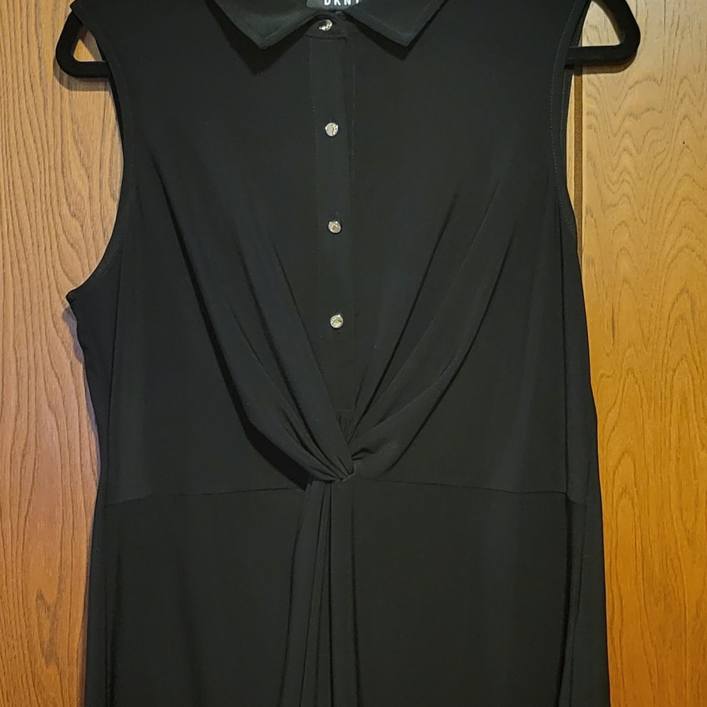 DKNY BLACK TANK TOP BLOUSE SIZE LARGE BLACK WITH GOLD BUTTONS